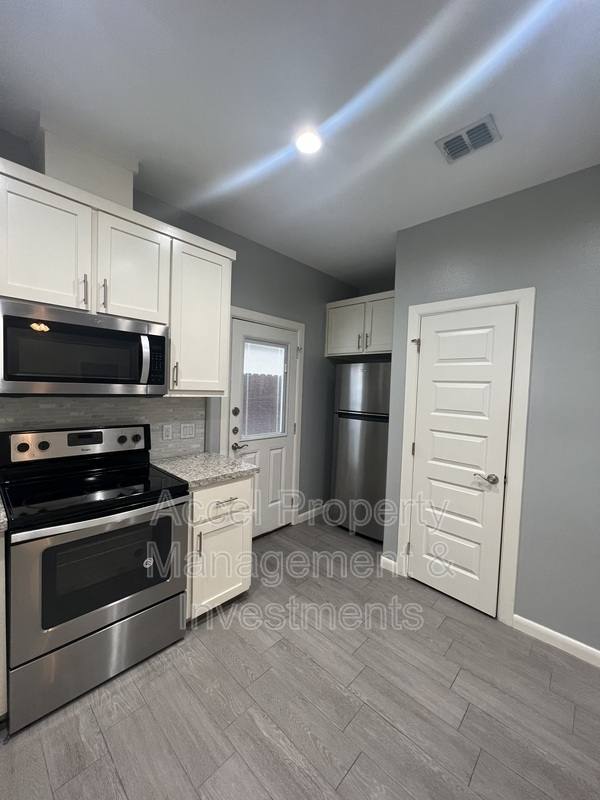 Apartment for rent at 413 Downing #2, Edinburg, TX 78539