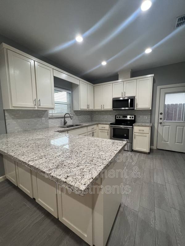 Apartment for rent at 413 Downing #2, Edinburg, TX 78539