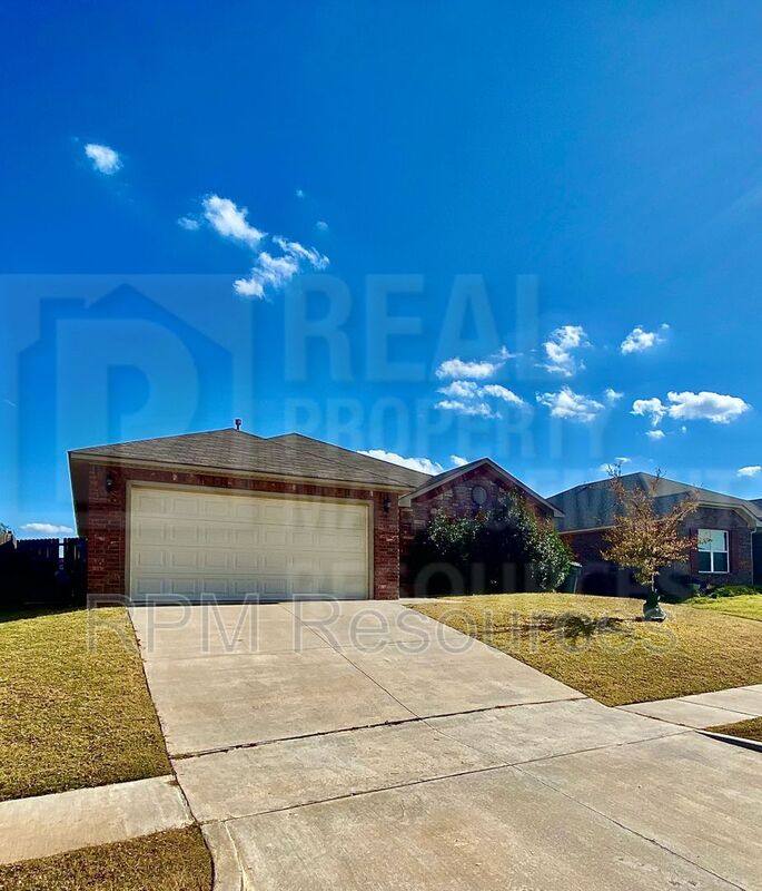House for rent at 2932 Cider Mill Lane, Yukon, OK 73099
