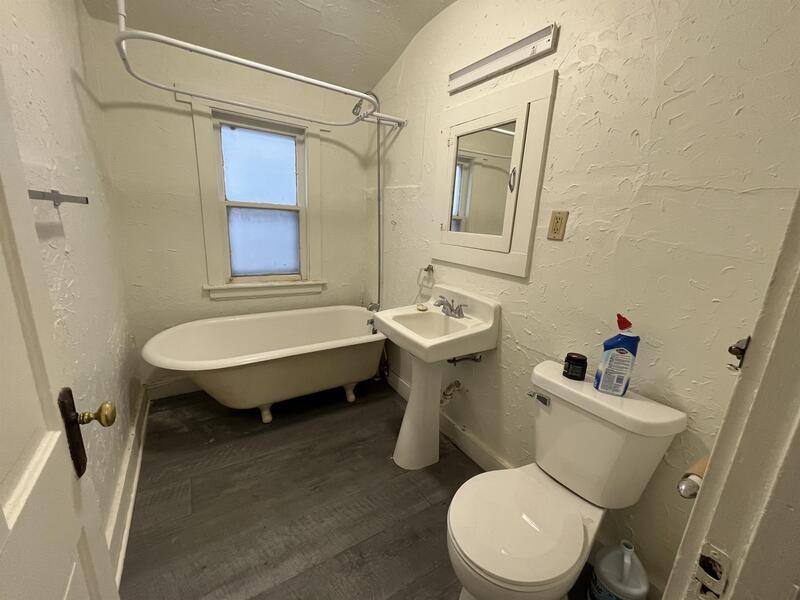 Apartment for rent at 922-924 Erie Ave #924, Sheboygan, WI 53081