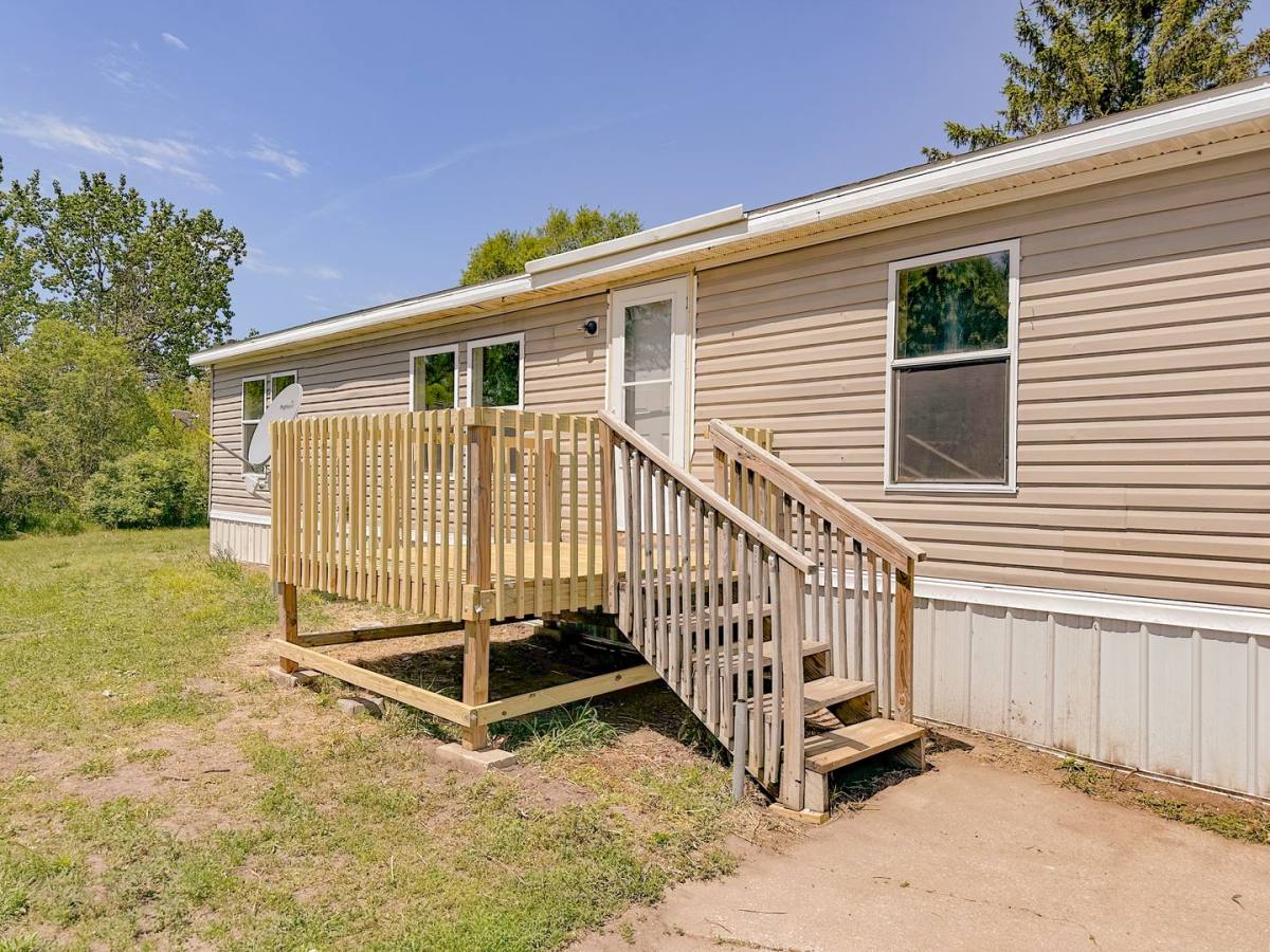 Apartment for rent at 31100 653rd Ave, Maxwell, IA 50161