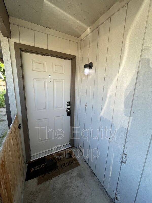 Apartment for rent at 206 E Mill Ave #2, Porterville, CA 93257