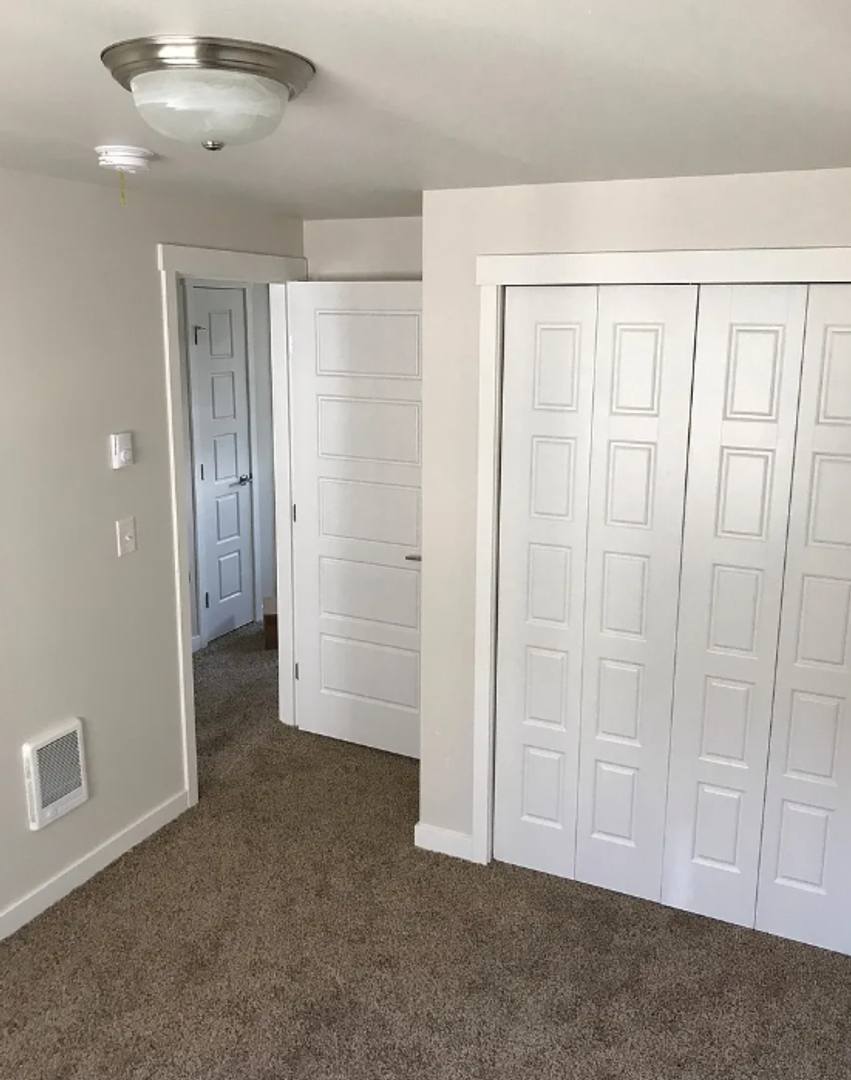 Apartment for rent at 2429 Valencia St, Bellingham, WA 98229