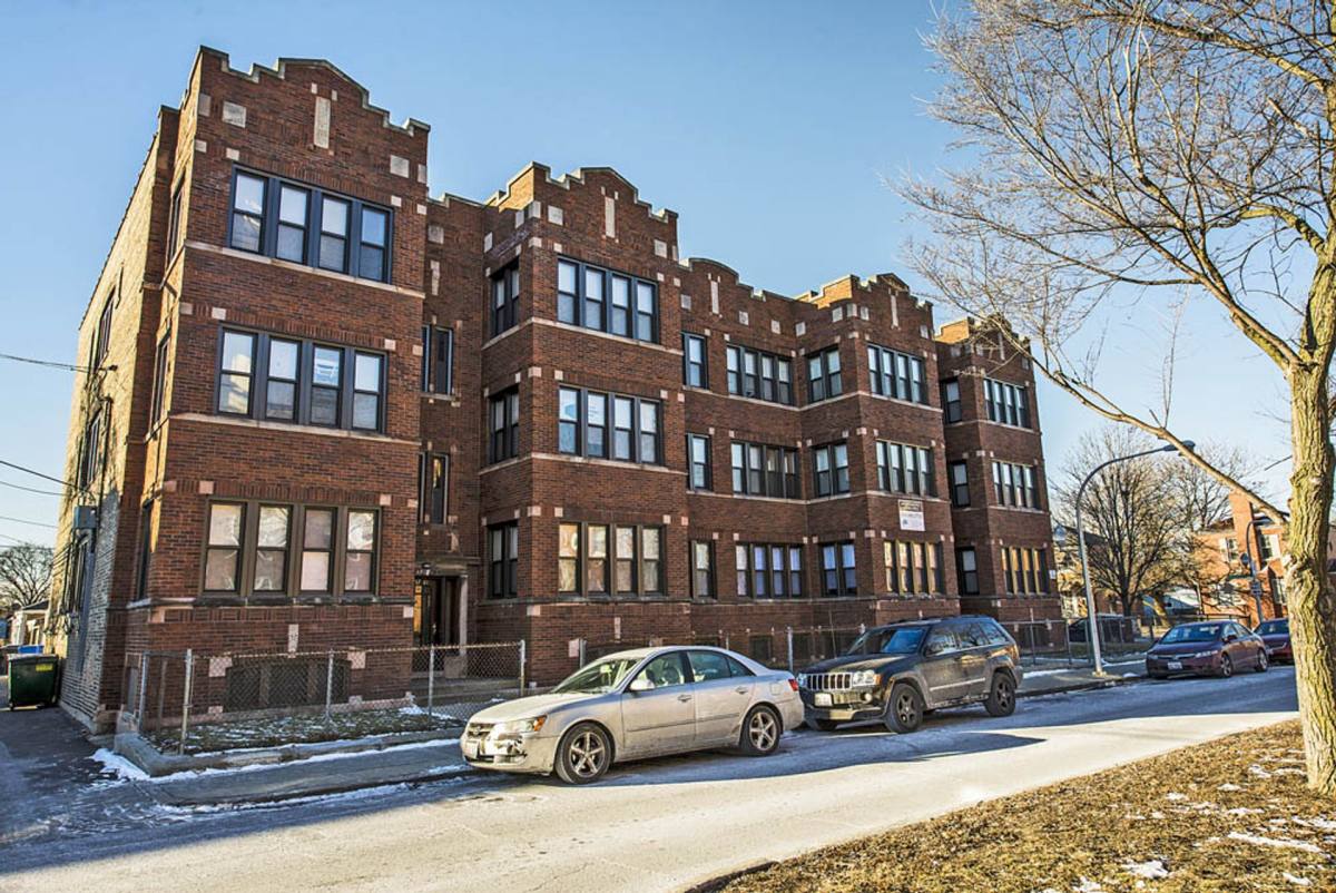 Apartment for rent at 1717 W 77th St, Chicago, IL 60620