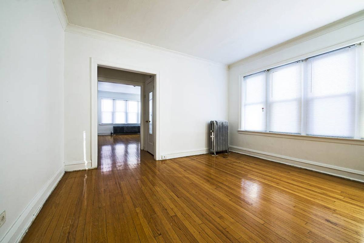 Apartment for rent at 1717 W 77th St, Chicago, IL 60620