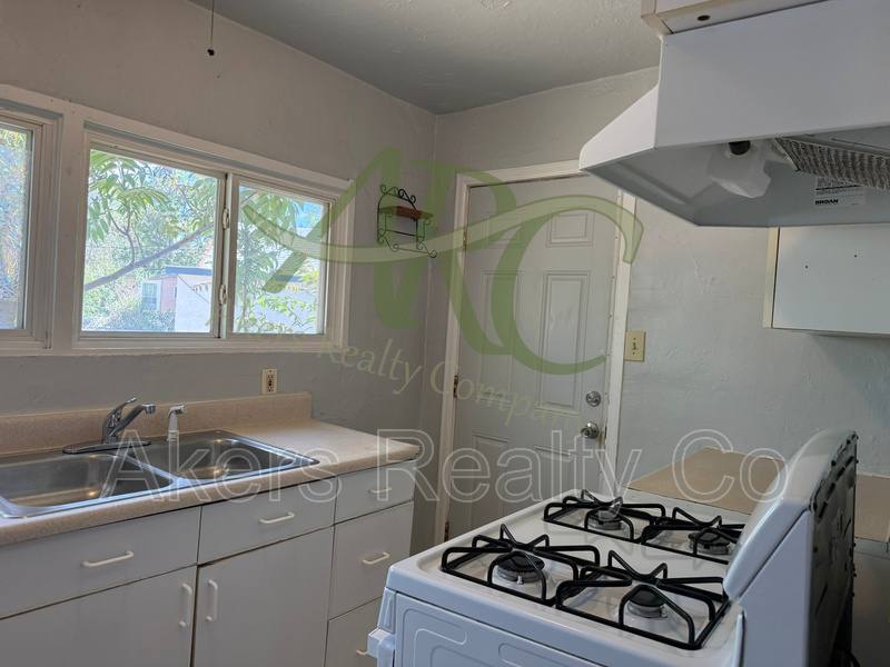 House for rent at 523 E Adams Ave, Pueblo, CO 81004