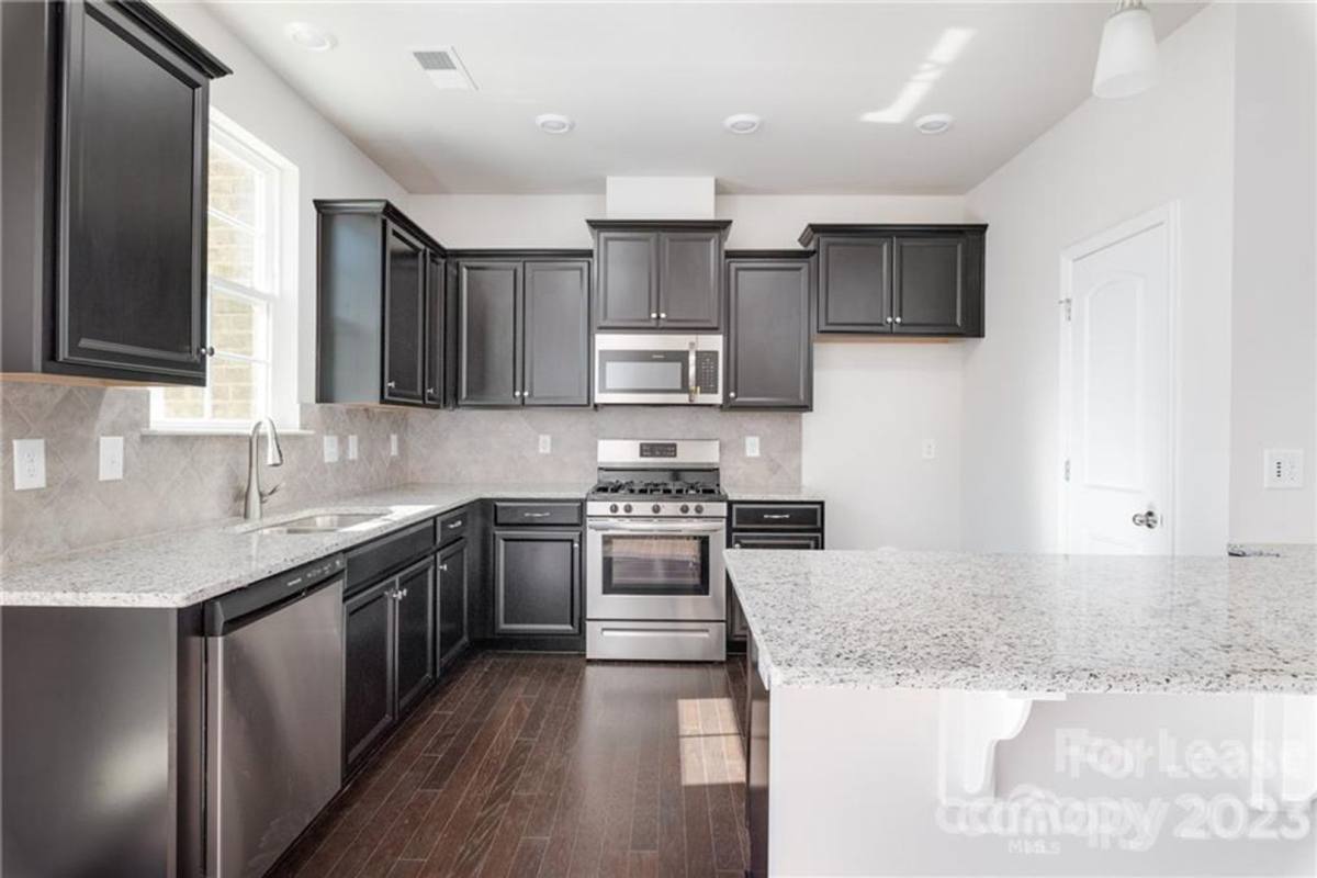 Townhouse for rent at 6929 Walnut Branch Lane, Charlotte, NC 28277