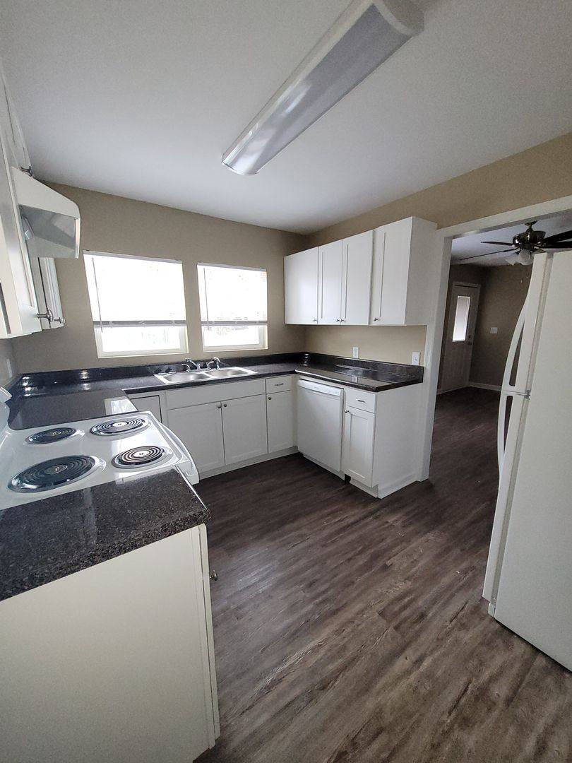 Apartment for rent at 57 59 Johnson St, Royston, GA 30662