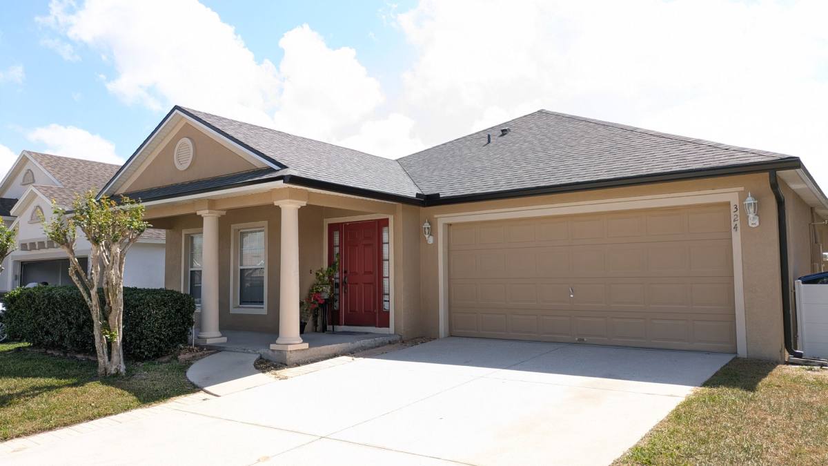 House for rent at 324 Red Kite Dr, Groveland, FL 34736