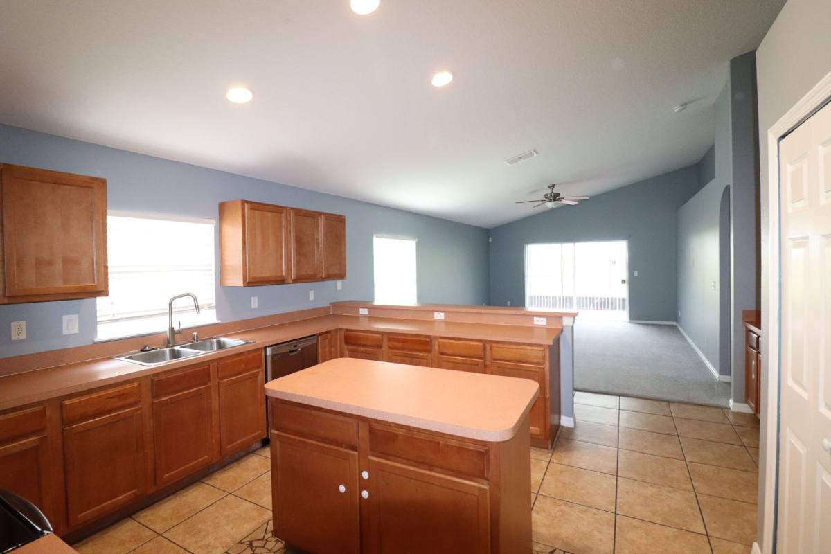 House for rent at 324 Red Kite Dr, Groveland, FL 34736
