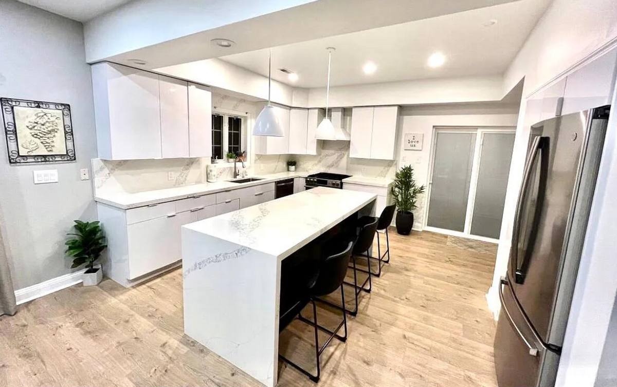 House for rent at 909 N Burghley Ave, Ventnor City, NJ 08406