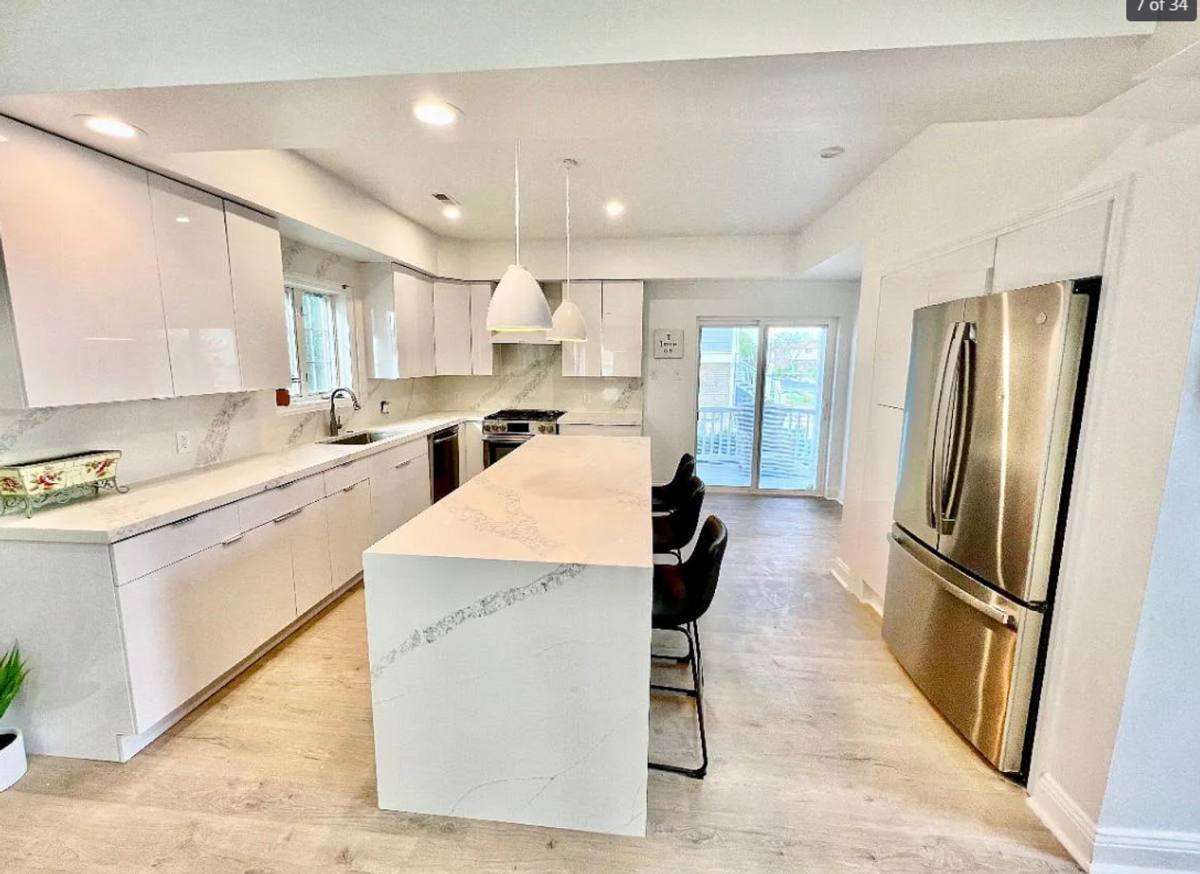 House for rent at 909 N Burghley Ave, Ventnor City, NJ 08406