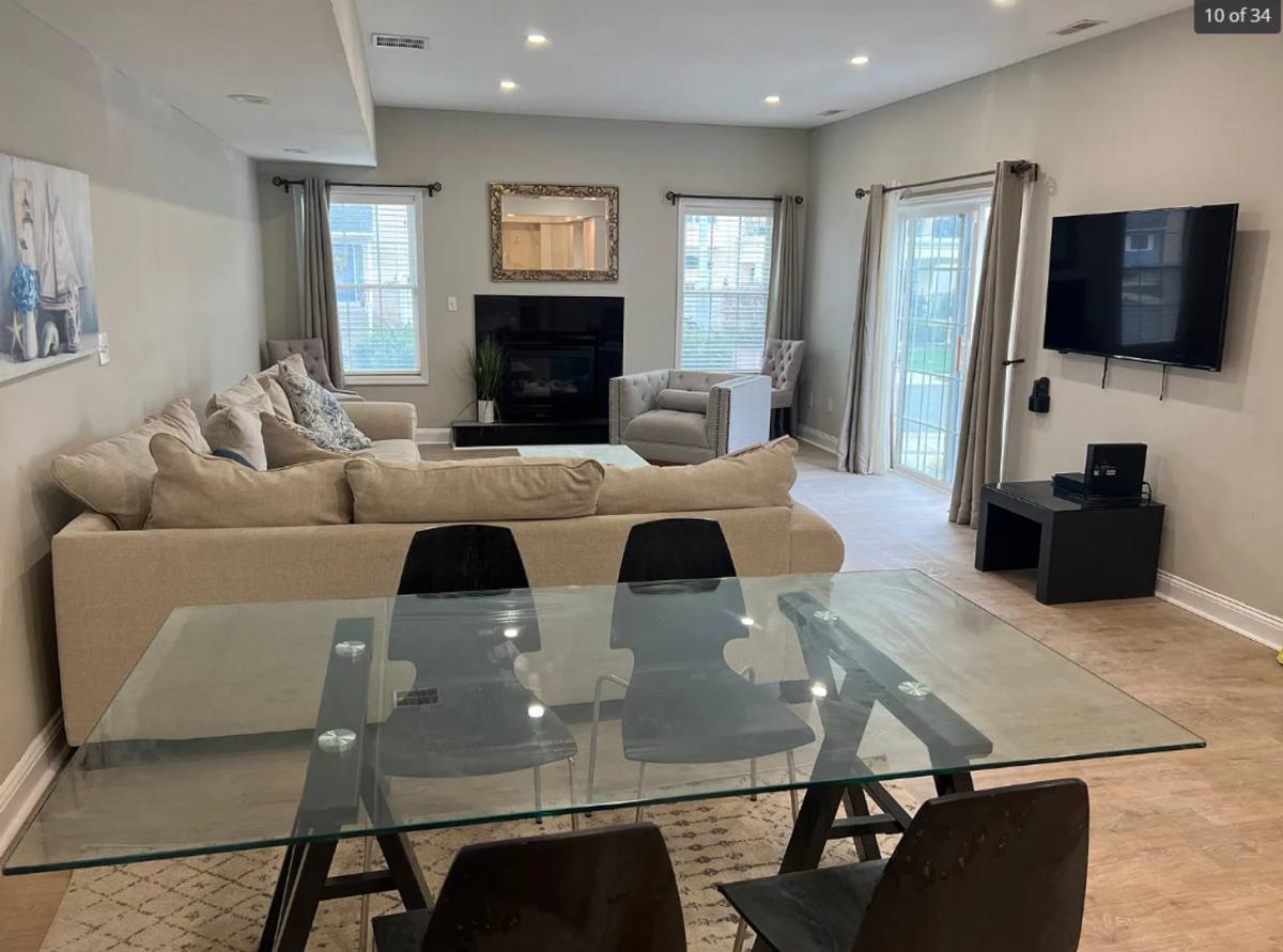 House for rent at 909 N Burghley Ave, Ventnor City, NJ 08406