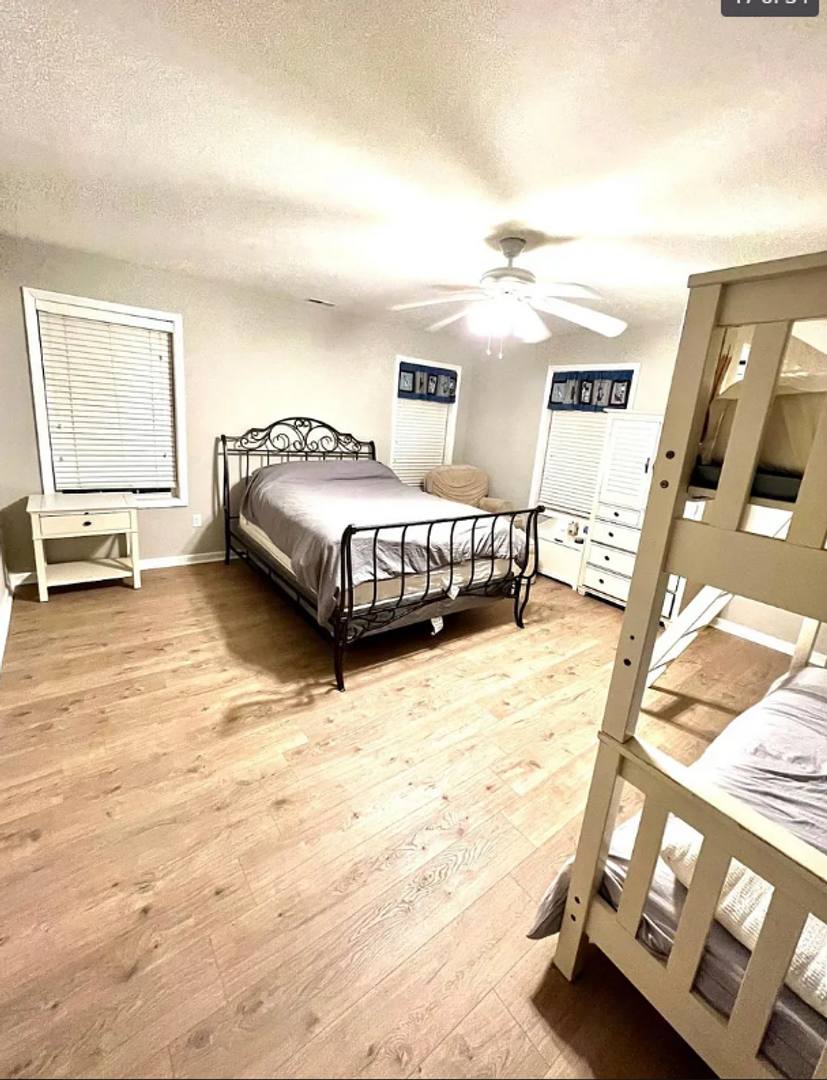 House for rent at 909 N Burghley Ave, Ventnor City, NJ 08406