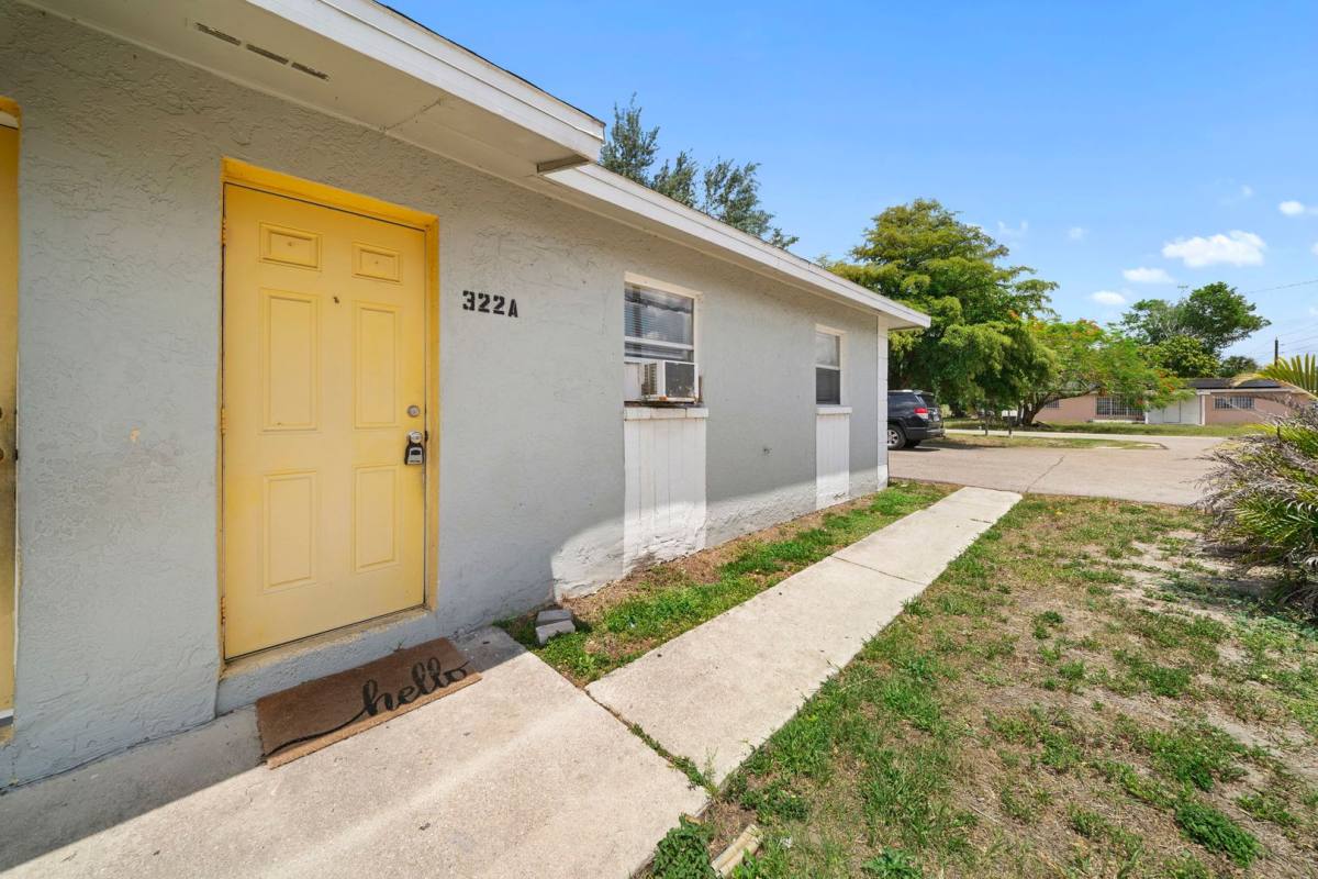 Apartment for rent at 322A-322B Louise Ave, Fort Myers, FL 33916