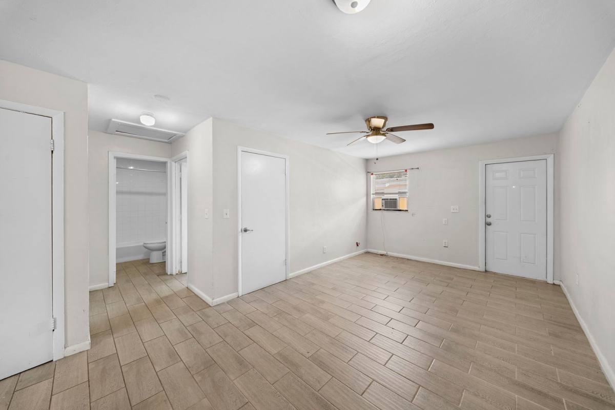 Apartment for rent at 322A-322B Louise Ave, Fort Myers, FL 33916