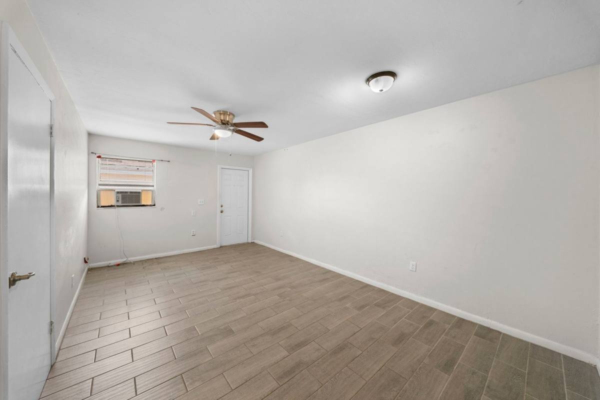 Apartment for rent at 322A-322B Louise Ave, Fort Myers, FL 33916