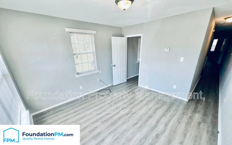 House for rent at 276 W Davant Ave, Memphis, TN 38109