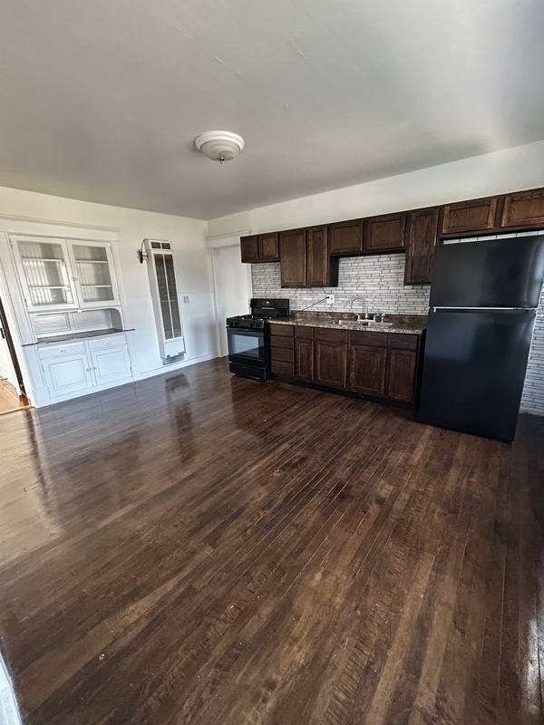 Apartment for rent at 1401 S 10th St, Manitowoc, WI 54220
