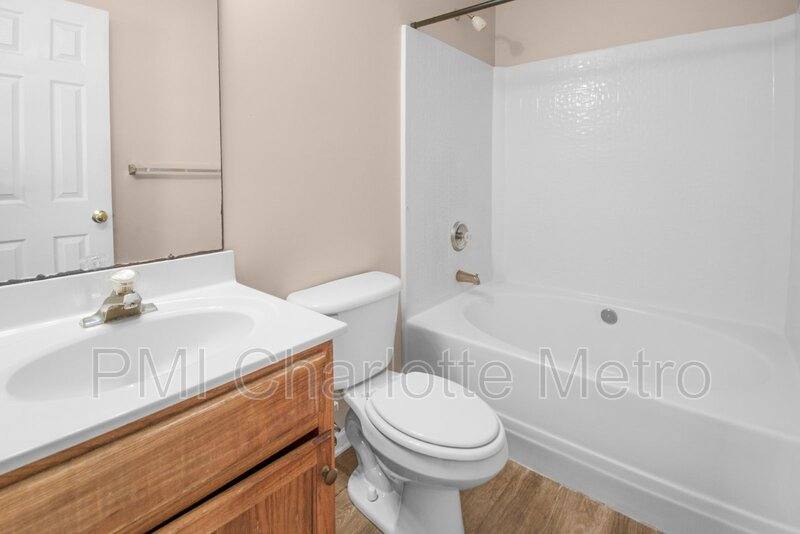 House for rent at 6550 Lynmont Dr, Charlotte, NC 28212