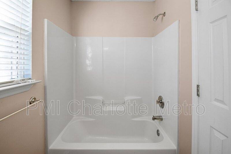 House for rent at 6550 Lynmont Dr, Charlotte, NC 28212