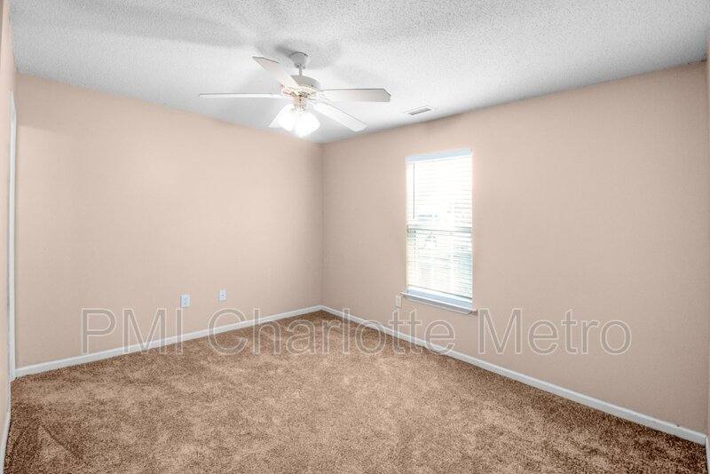 House for rent at 6550 Lynmont Dr, Charlotte, NC 28212