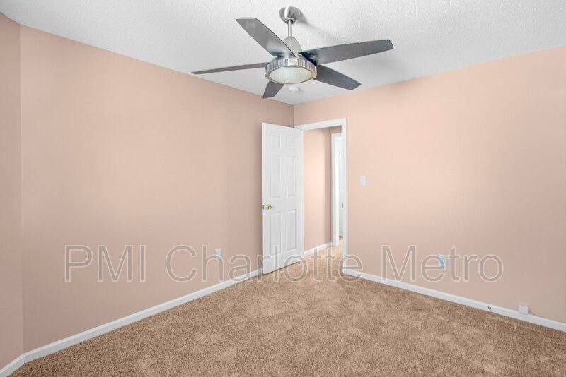 House for rent at 6550 Lynmont Dr, Charlotte, NC 28212