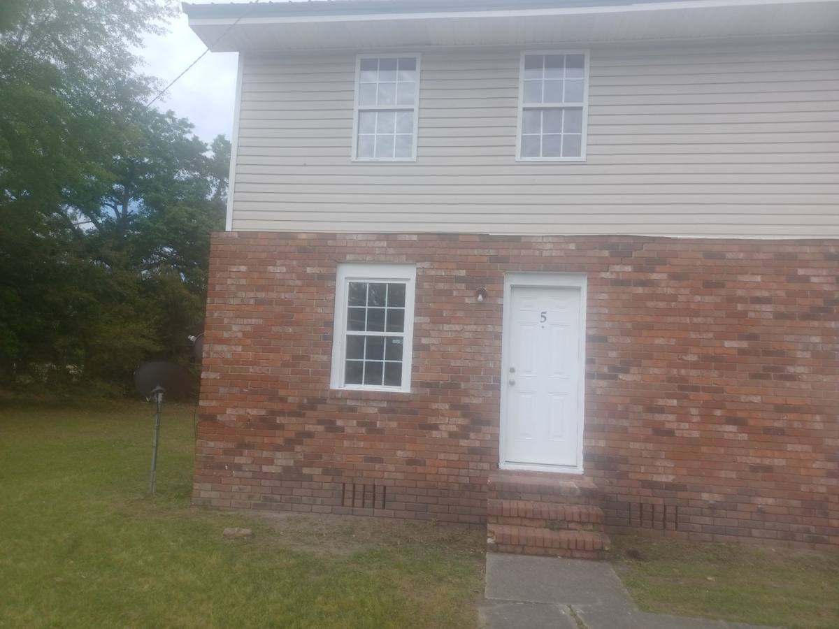 Apartment for rent at 100 Hall St, Hinesville, GA 31313