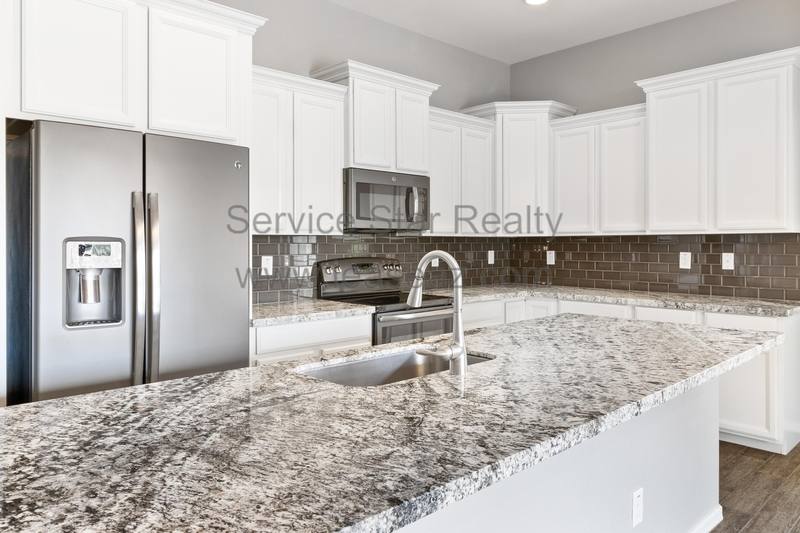 Townhouse for rent at 888 N Imperial Place, Chandler, AZ 85226