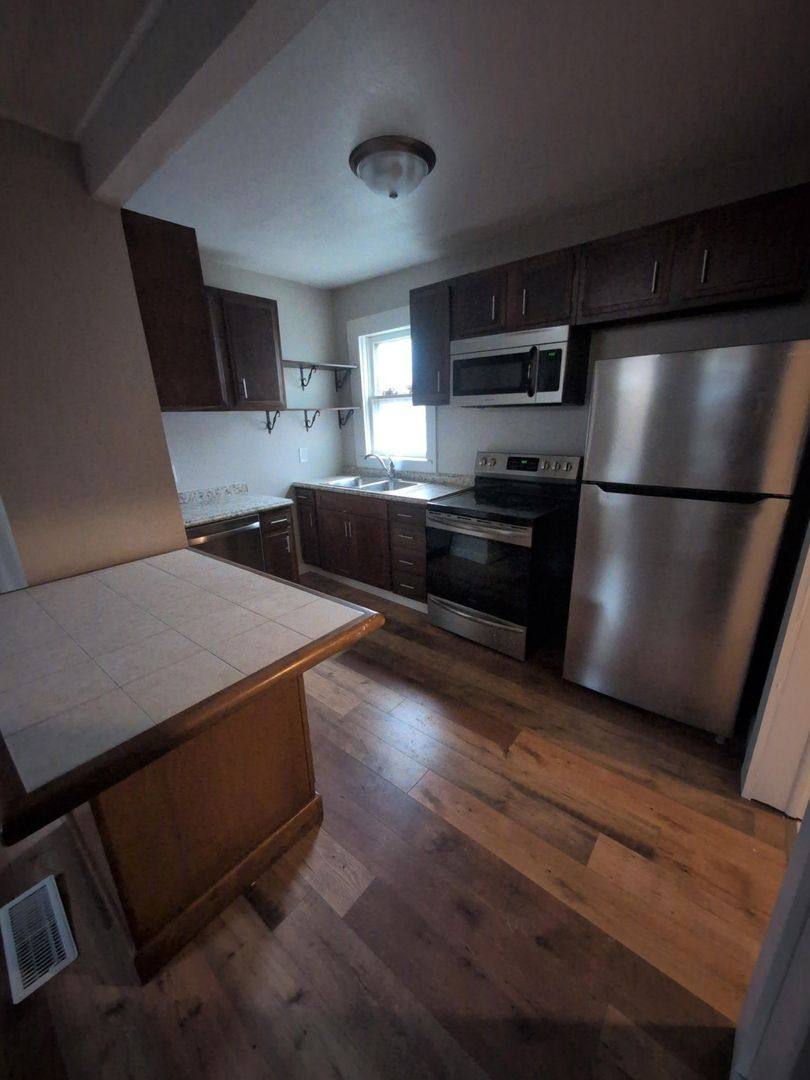 House for rent at 4245 E 71st St, Cleveland, OH 44105