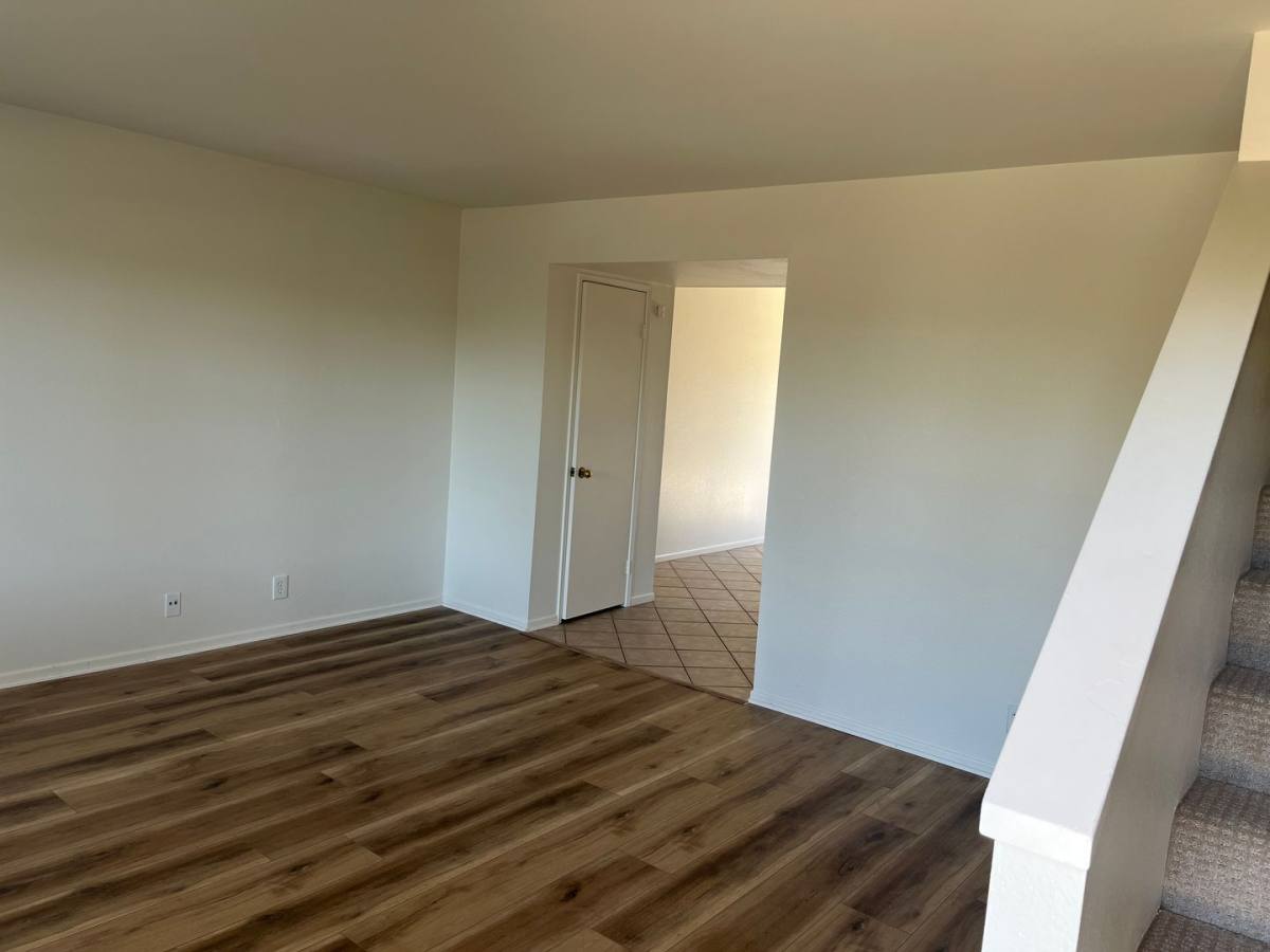 Townhouse for rent at 1053 Golden Rd, Encinitas, CA 92024