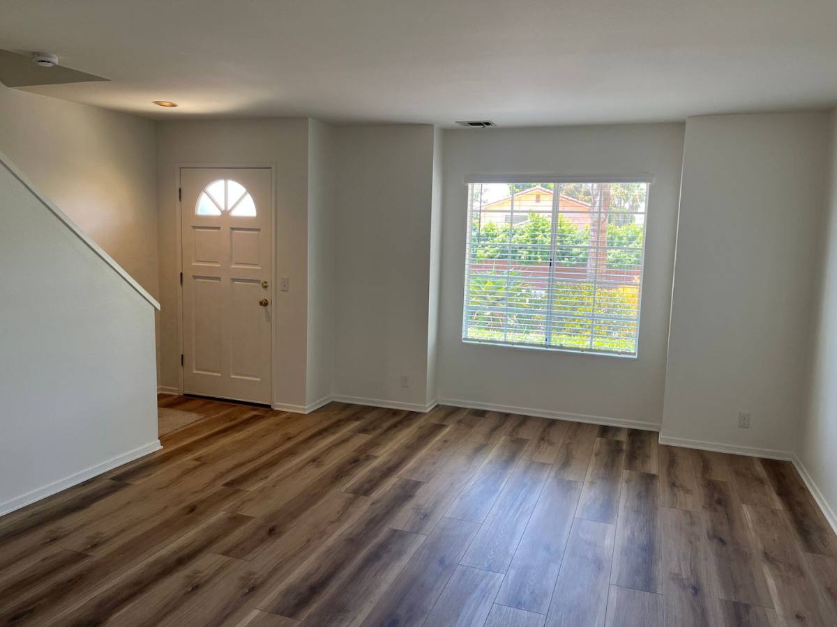 Townhouse for rent at 1053 Golden Rd, Encinitas, CA 92024
