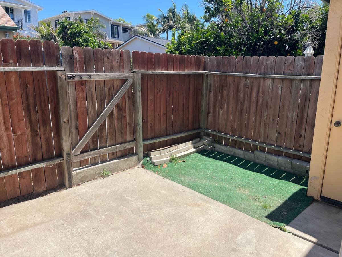 Townhouse for rent at 1053 Golden Rd, Encinitas, CA 92024