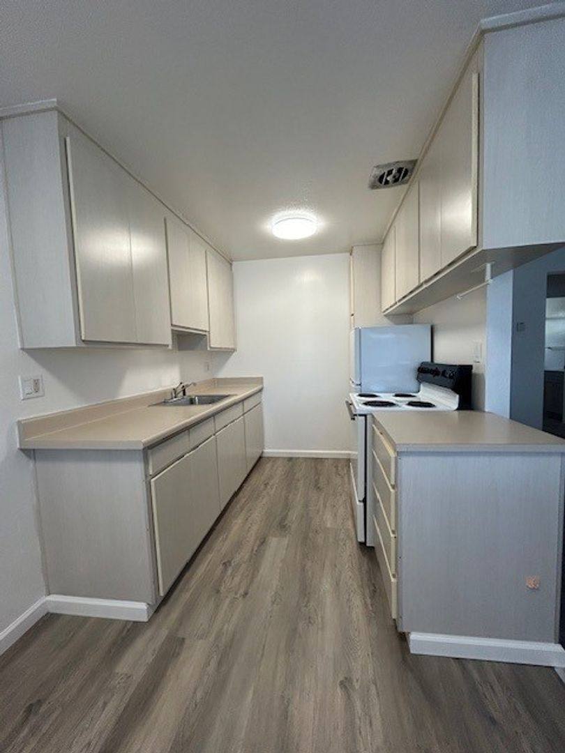 Apartment for rent at 2236 Lincoln Ave, Alameda, CA 94501