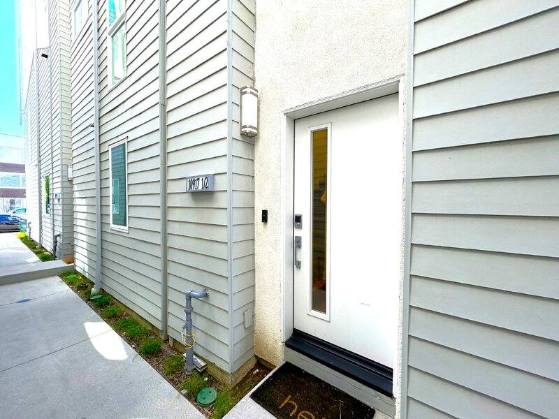Townhouse for rent at 10917 1 2 Otsego St, North Hollywood, CA 91601