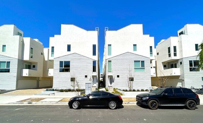 Townhouse for rent at 10917 1 2 Otsego St, North Hollywood, CA 91601