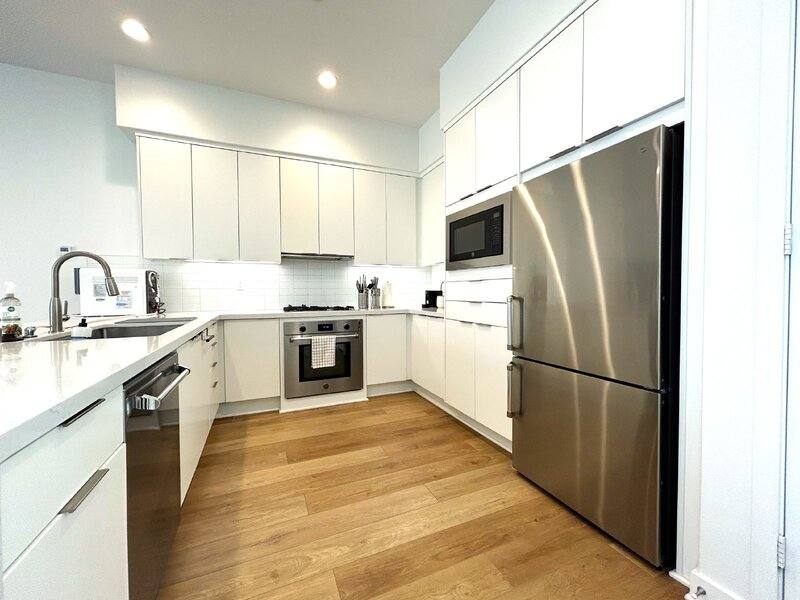 Townhouse for rent at 10917 1 2 Otsego St, North Hollywood, CA 91601