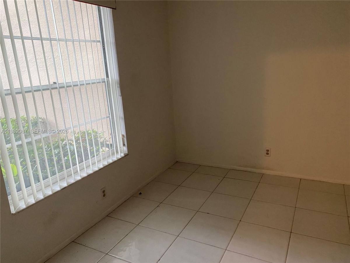 Townhouse for rent at 1951 Atlantic Shores Blvd, Hallandale, FL 33009