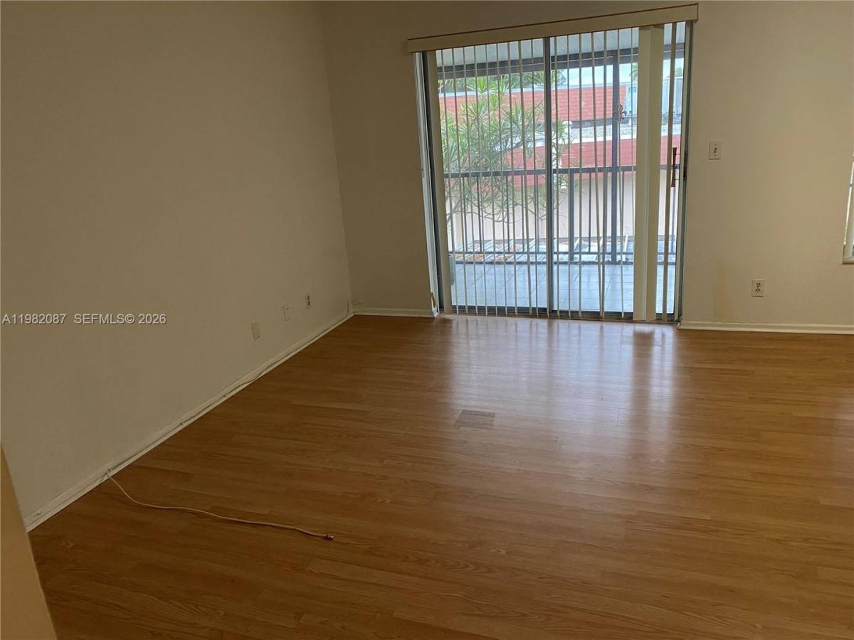 Townhouse for rent at 1951 Atlantic Shores Blvd, Hallandale, FL 33009