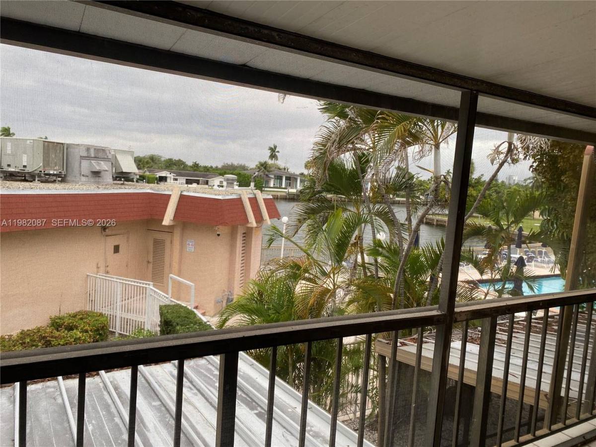 Townhouse for rent at 1951 Atlantic Shores Blvd, Hallandale, FL 33009