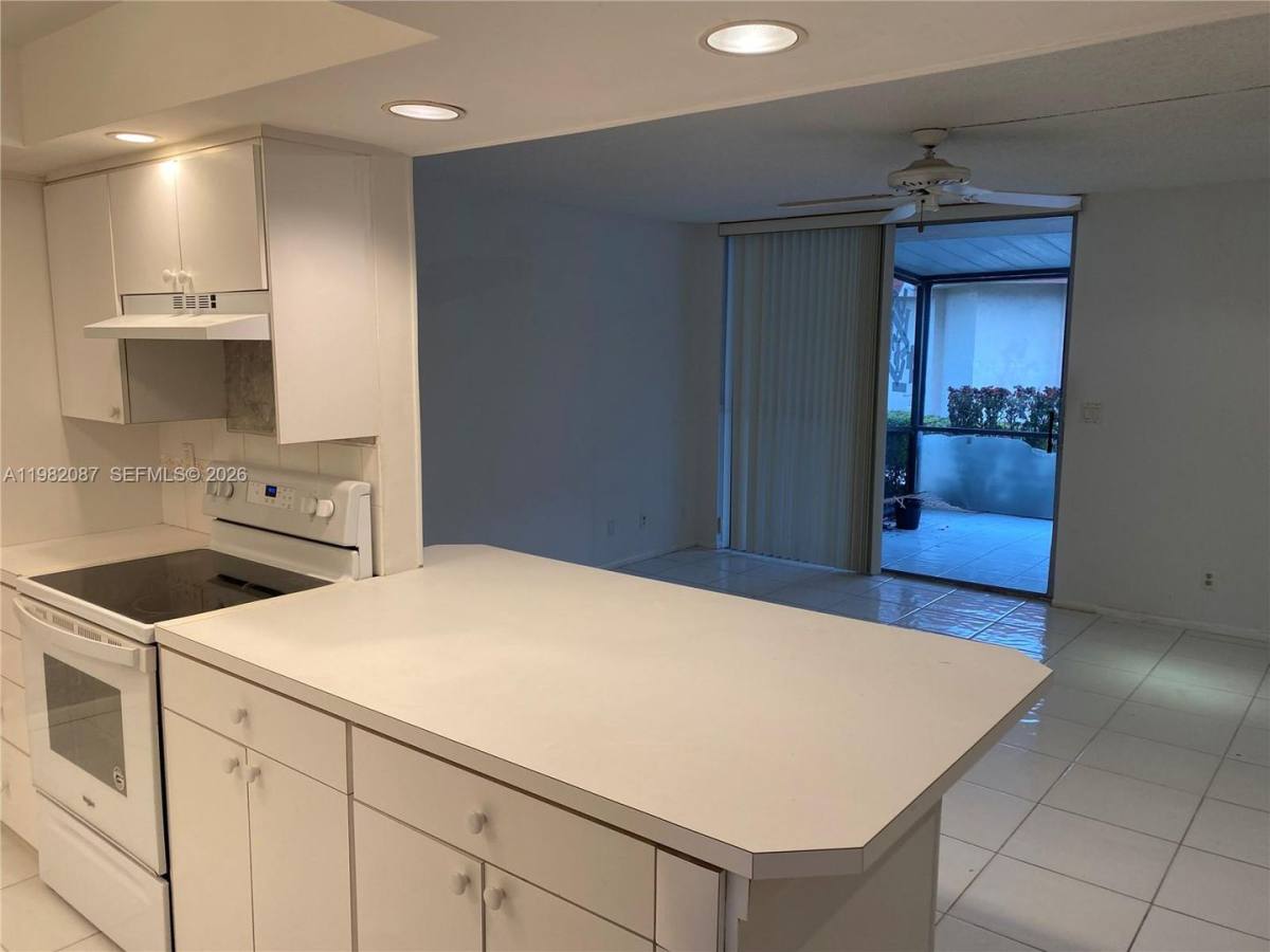 Townhouse for rent at 1951 Atlantic Shores Blvd, Hallandale, FL 33009