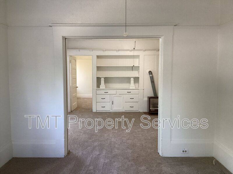 Apartment for rent at 719 19th St #1, Sacramento, CA 95811