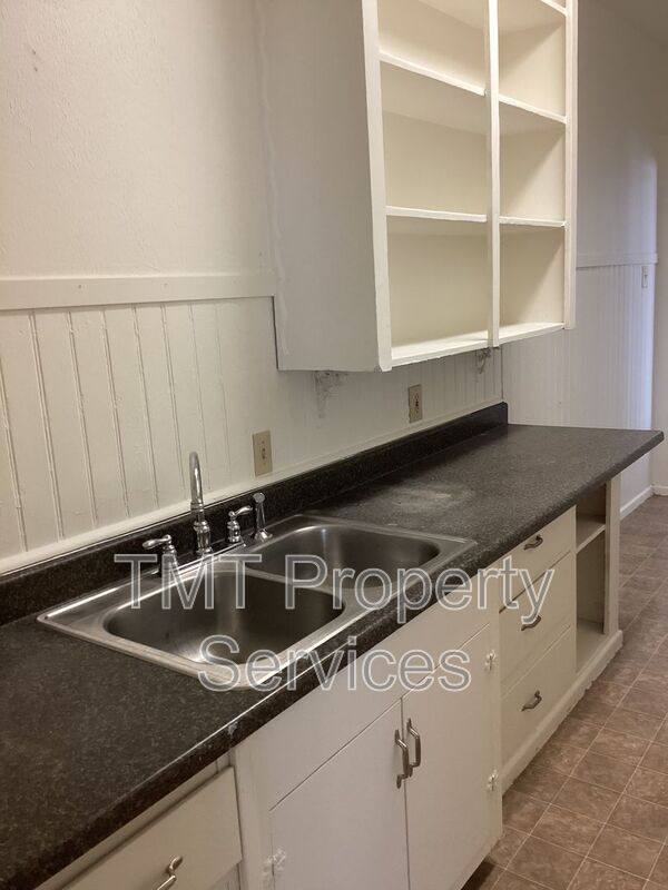 Apartment for rent at 719 19th St #1, Sacramento, CA 95811