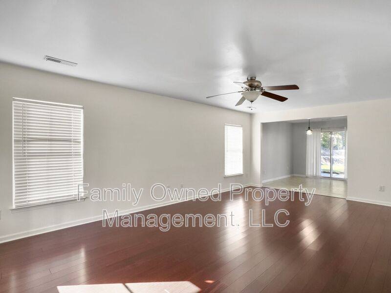 House for rent at 100 Salem Creek Dr, Goose Creek, SC 29445
