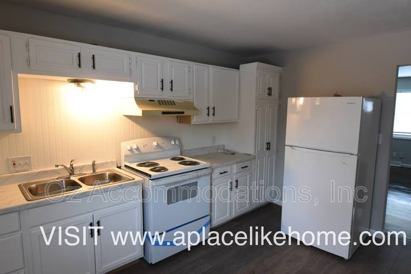 Apartment for rent at 1109 S Appleton Ave, Independence, MO 64053