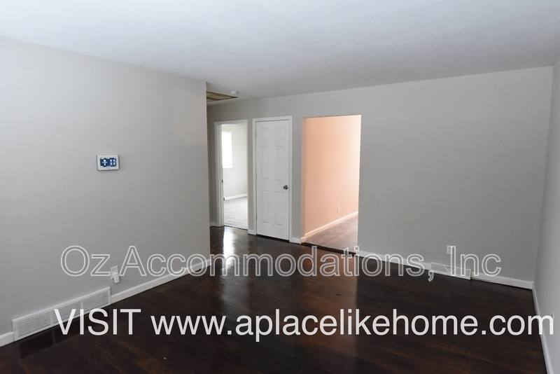 Apartment for rent at 1109 S Appleton Ave, Independence, MO 64053