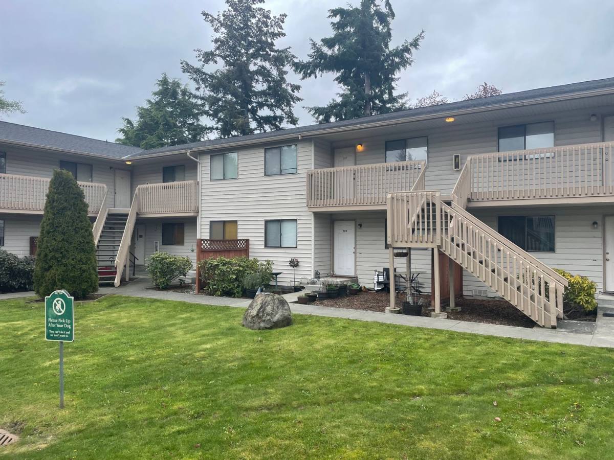 Condo for rent at 325 NE Kettle St, Oak Harbor, WA 98277