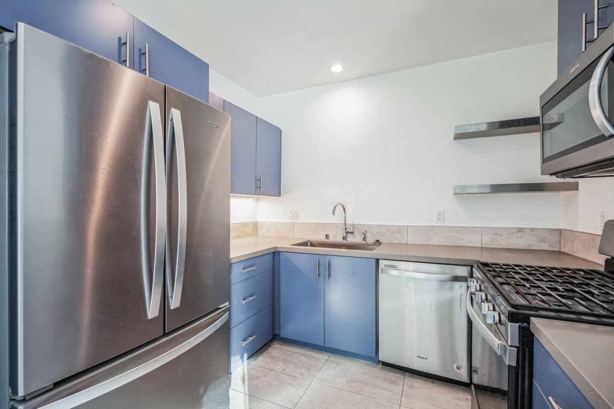 Apartment for rent at 671 S Riverside Dr, Palm Springs, CA 92264