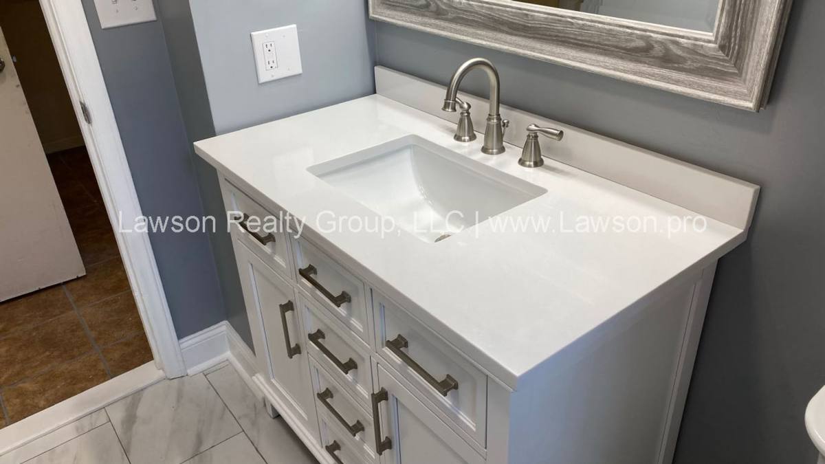 House for rent at 3125 Stoneridge Rd SW, Roanoke, VA 24014