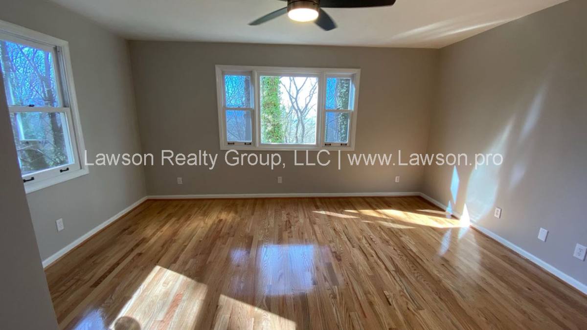 House for rent at 3125 Stoneridge Rd SW, Roanoke, VA 24014